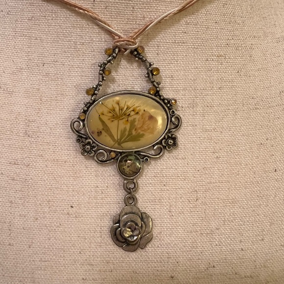 Jewelry - Vintage-Inspired Y2K Pressed Flowers Necklace with Silver and Gold Accents